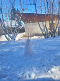 un bonhomme de neige dans le jardin de l'appartement